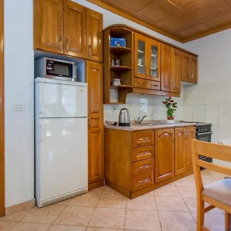 Klaric Daire Brodarica (Sibenik-Knin)